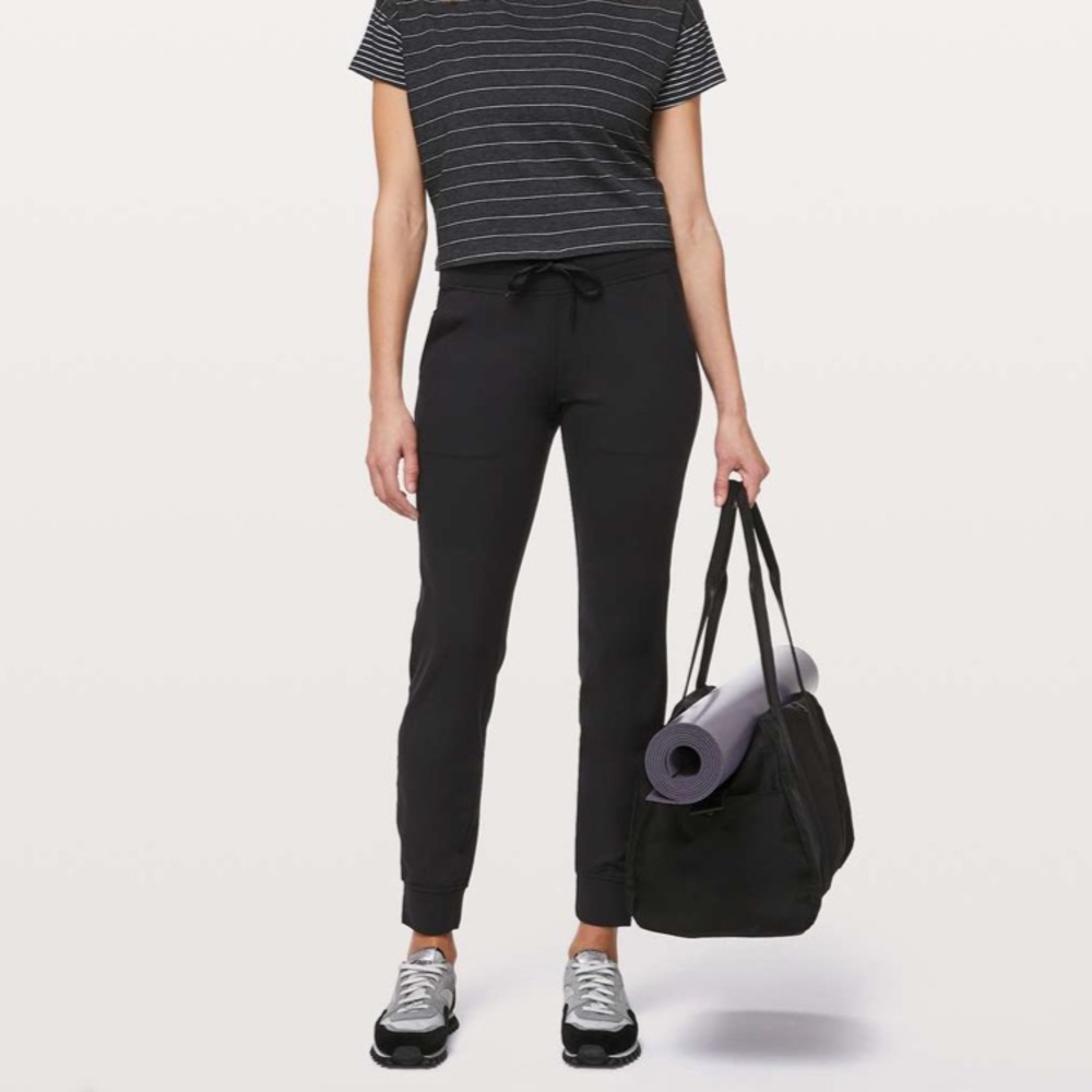 Lululemon Ready To Rulu Pant *29"
Black